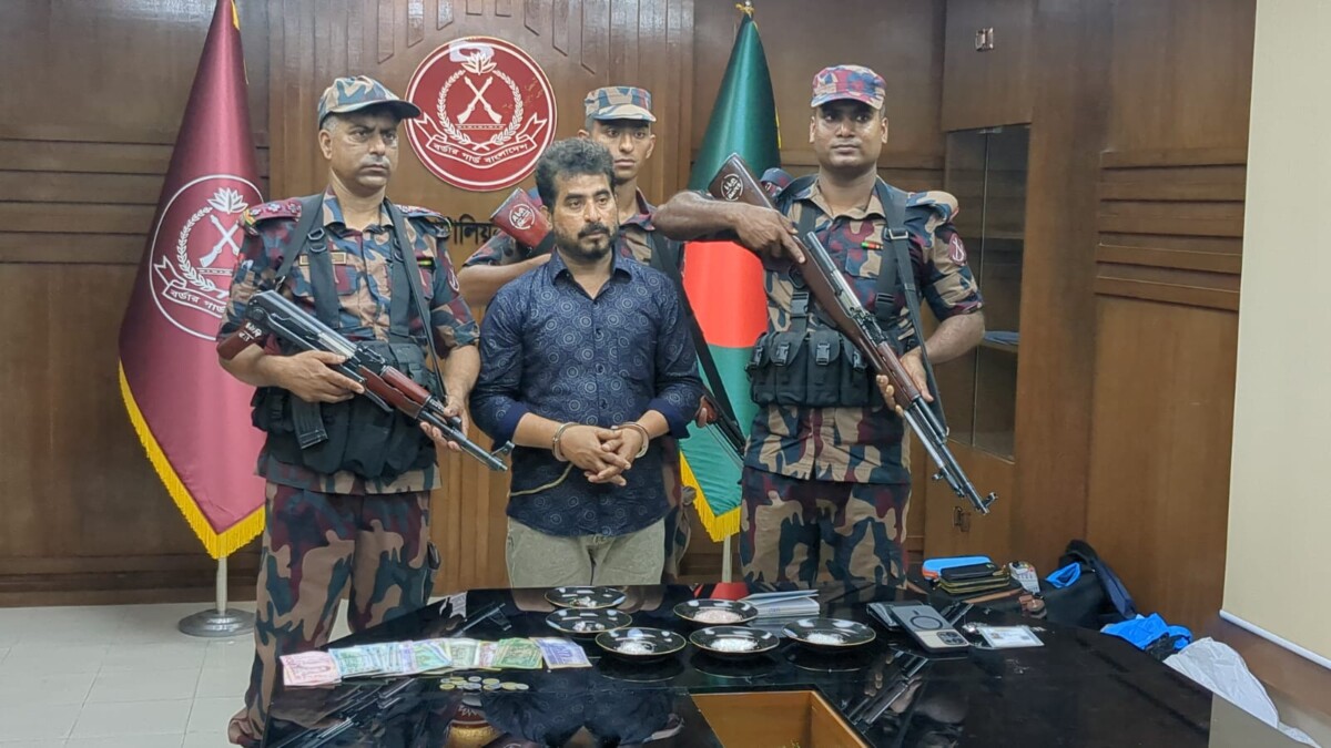 যশোরে ৬ কোটি ৬২ লাখ টাকার ডায়মন্ডসহ ভারতীয় নাগরিক আটক