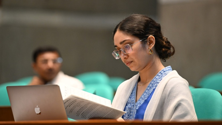 সংসদের ভিভিআইপি লাউঞ্জে জাইমা রহমান