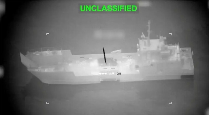 বাণিজ্যের আড়ালে ইরানে ‘যুদ্ধের জ্বালানি’ পাঠাচ্ছে চীন