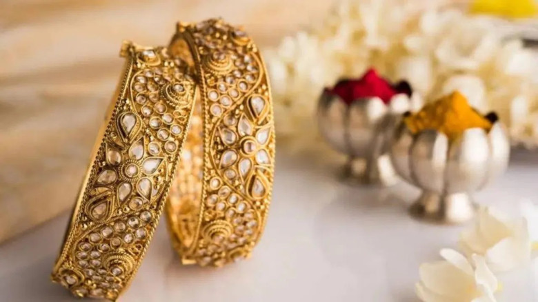 সোনার দামে বড় পতন