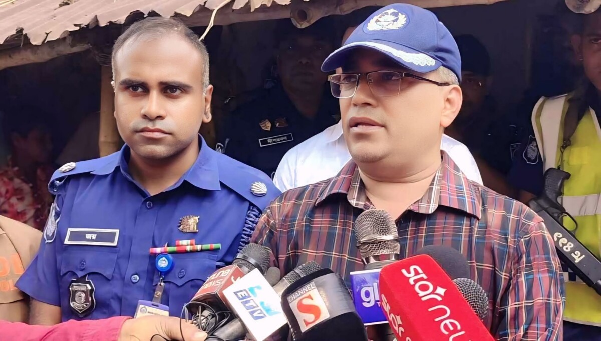 নওগাঁয় ৪ খুনের ঘটনা ডাকাতি নয়, জমি নিয়ে বিরোধের জেরে হত্যা: পুলিশ সুপার