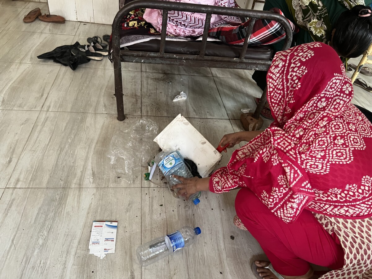 ওসমানী হাসপাতালে গাইনি ওয়ার্ডে তেলাপোকার উপদ্রব: মুমূর্ষু রোগীরা ঝুঁকিতে, চরম অবহেলার অভিযোগ