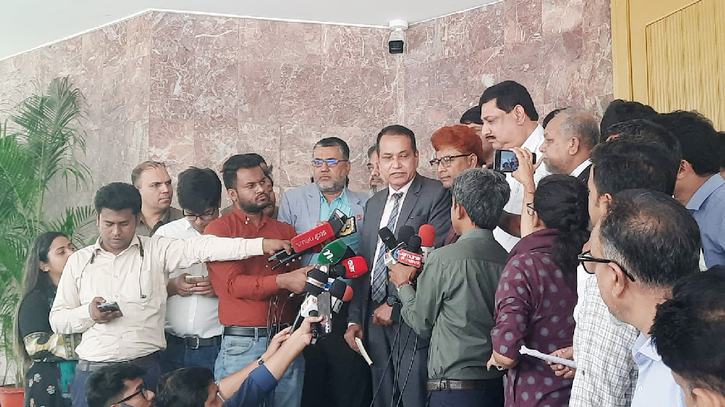 সুদ হার কমানো ও ঋণসীমা বাড়ানোর দাবি এফবিসিসিআইয়ের