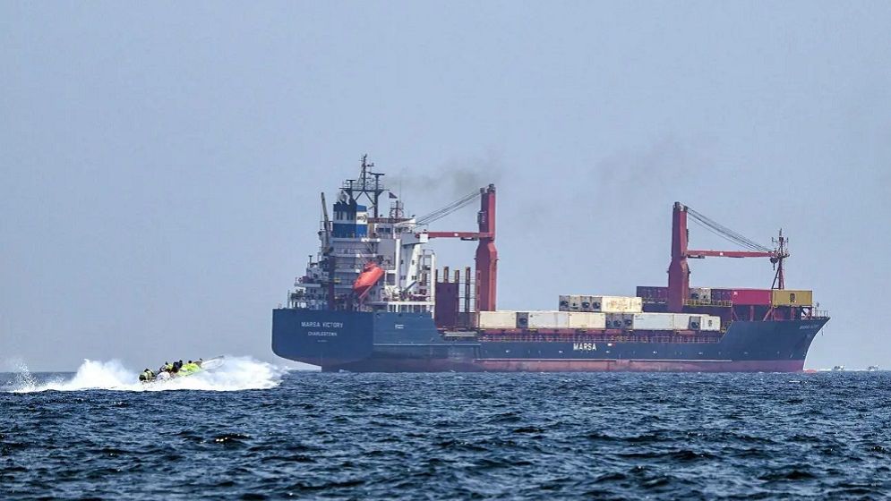 এবার দুইটি কার্গো জাহাজ জব্দ করল ইরান