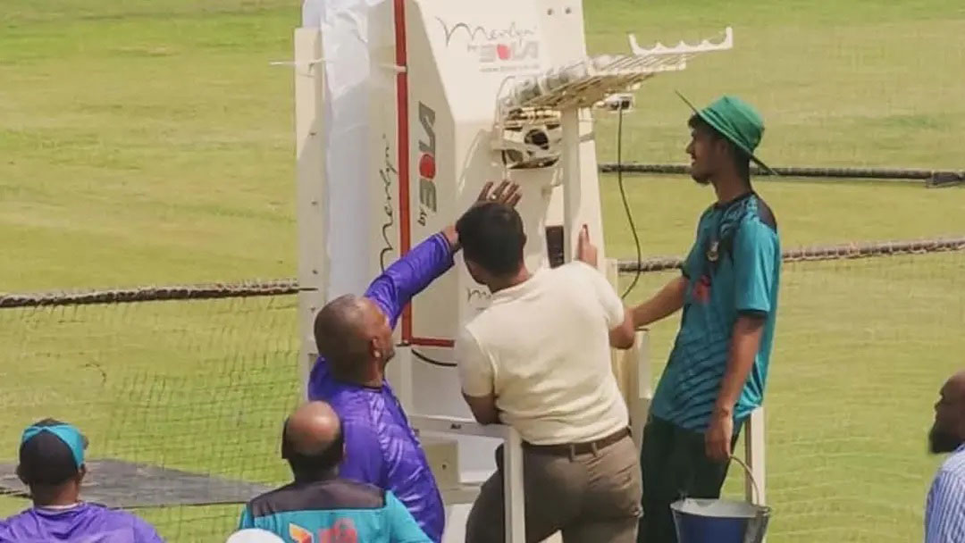 ১৬ লাখ টাকার স্পিন বোলিং মেশিন কী কাজে লাগাবে বিসিবি