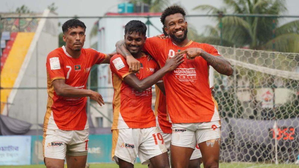 ব্রাদার্সকে হারিয়ে ফের ফাইনালে কিংস