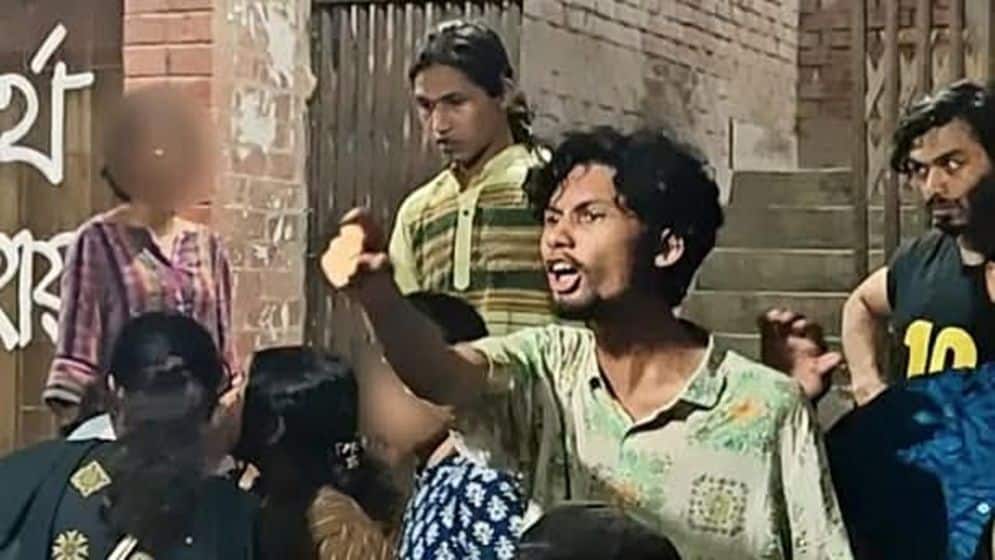 জাবিতে সাংবাদিকদের পেশাগত দায়িত্ব পালনে বাধা, গালাগাল ও হুমকির অভিযোগ