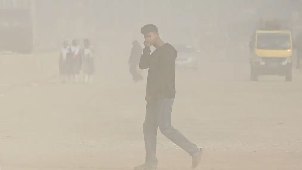 বায়ুদূষণে আজ শীর্ষে ঢাকা