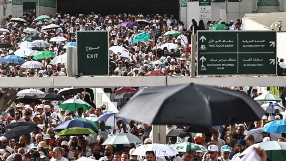 লাব্বাইক আল্লাহুম্মা লাব্বাইক ধ্বনিতে মুখরিত মিনা, হজের আনুষ্ঠানিকতা শুরু
