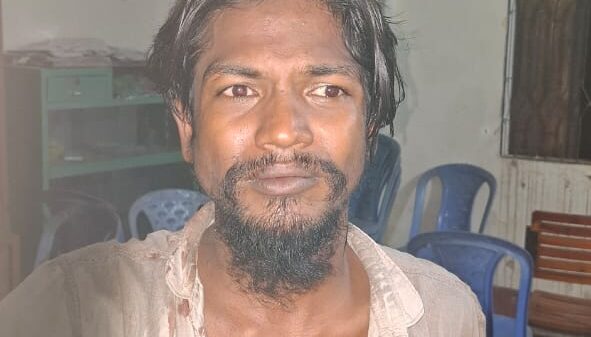 মুন্সীগঞ্জ ট্রাক চাপায় কিশোর নিহত, চালককে গণধোলাই  দিয়ে পুলিশে সোপর্দ।