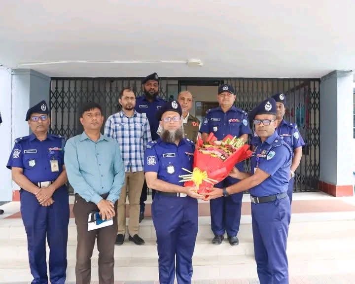 চাঁদপুর জেলার পুলিশ সুপার রবিউল হাসান এর বিদায় চাঁদপুরের মানুষের ভালোবাসা