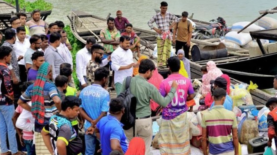 খেয়াঘাটে অতিরিক্ত টোল আদায় করলে ব্যবস্থা রাসিক প্রশাসক