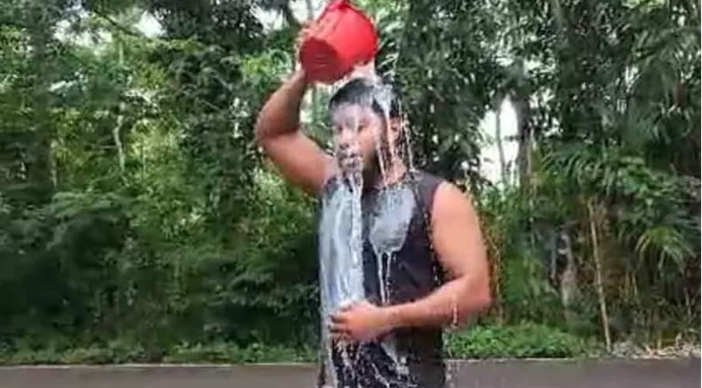 দুধ দিয়ে গোসল করে দল ত্যাগ করলেন জামায়াতের গুপ্ত কর্মী তারেক