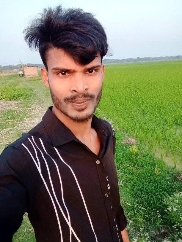 আলফাডাঙ্গা থানাধীন বড় ভাগ গ্রামে পূর্ব শত্রুতার জেরে সুমন শেখ নামে এক যুবককে কুপিয়ে হত্যা