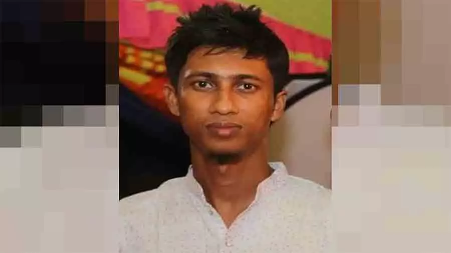 এবার ফেনীতে নিজ বাড়ির সামনে যুবলীগ নেতাকে কুপিয়ে, গলা-হাত বিচ্ছিন্ন করে হত্যা