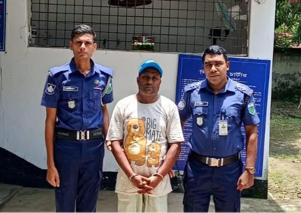আত্রাইয়ে শিশু ধর্ষণচেষ্টার অভিযোগে স্বাস্থ্যকর্মী আতিকুর গ্রেফতার