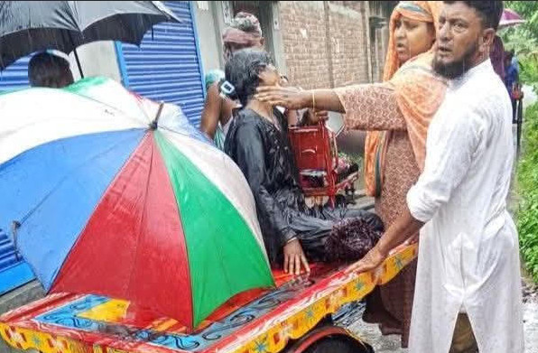 আত্রাইয়ে মর্মান্তিক দূর্ঘটনায় পা হারালেন এক মধ্য বয়সী নারী