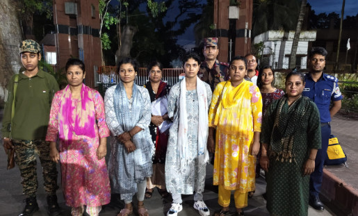 ভারতের জেল থেকে মুক্ত ৫ বাংলাদেশি তরুণী, বেনাপোল দিয়ে দেশে প্রত্যাবর্তন