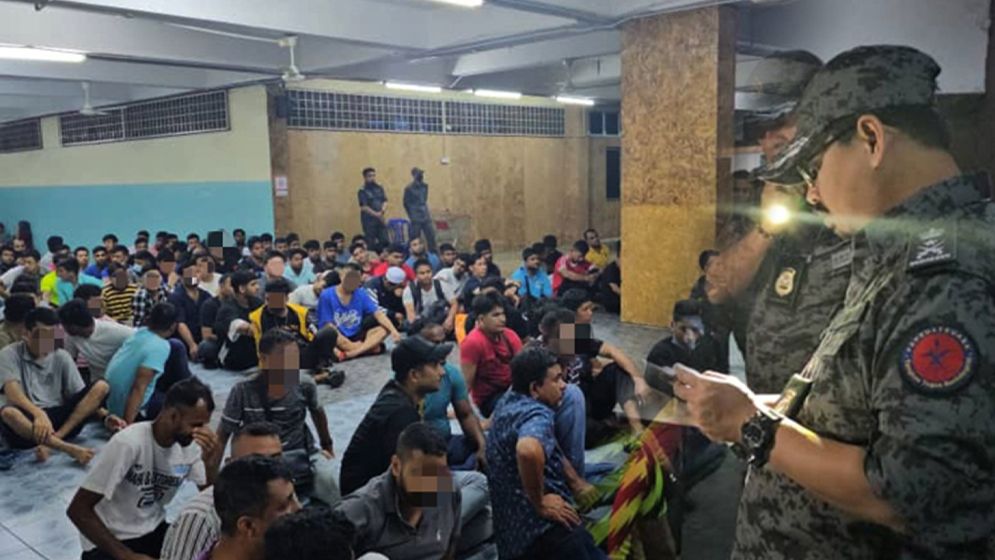ছয় মাসে মালয়েশিয়ায় ৩৬ হাজার ৯০০ অভিবাসী আটক