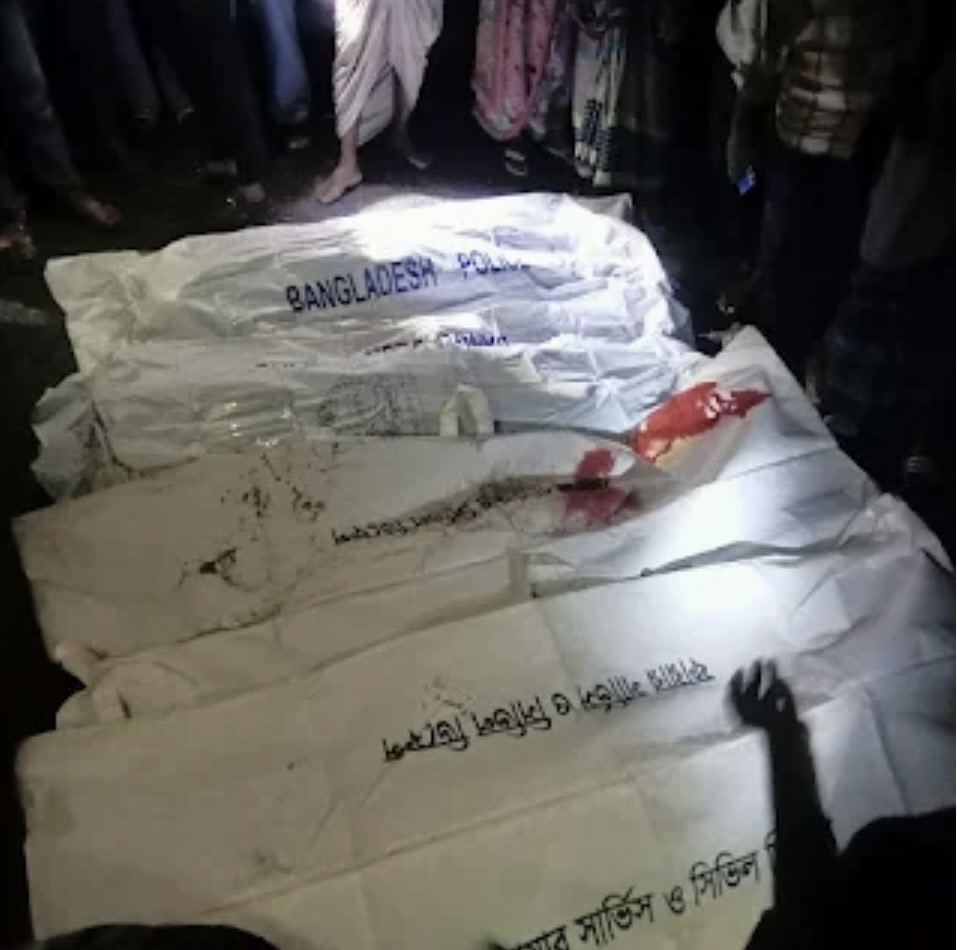 ফরিদপুরের ভাঙ্গায় ভয়াবহ সড়ক দুর্ঘটনা