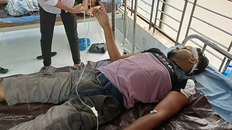 ঢাকায় পুরোহিতের ওপর নৃশংস হামলা, মৃত্যুর সঙ্গে পাঞ্জা লড়ছেন সুভাষ দেউরী