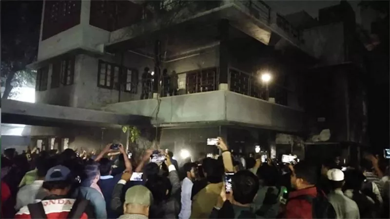 ধানমণ্ডি ৩২ নম্বরের ভাঙচুর ও নাশকতার দায় স্বীকার ছাত্রদলের