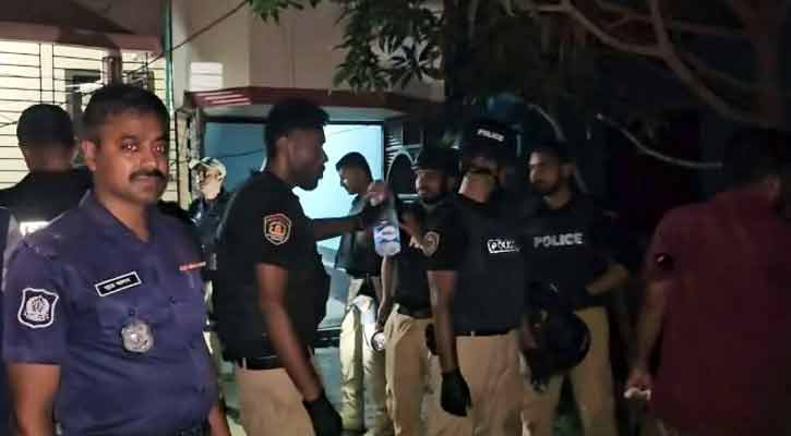 সাভারে পাঁচ হাতবোমাসহ যুবক আটক, একটি ভবন ঘিরে সিটিটিসির অভিযান