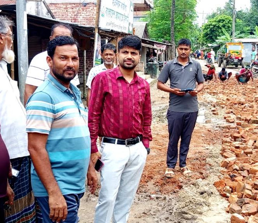 হরিণাকুণ্ডুতে সড়ক সংস্কার