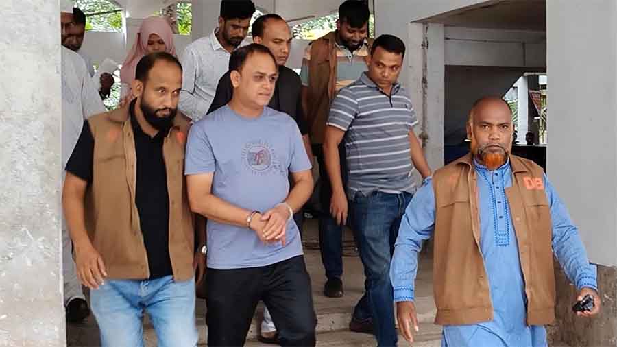 দলীয় কর্মীকে গুলি: ফেনীতে বিএনপি নেতা আলমগীর গ্রেপ্তার