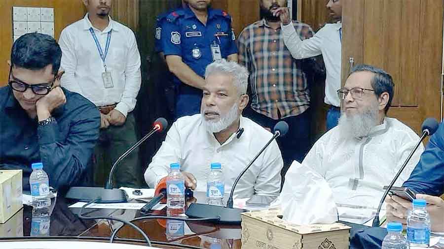 পুলিশে কর্মরত গোপালগঞ্জবাসীদের ‘গোপালী’ আখ্যা দিয়ে তাদের চিহ্নিত ও তালিকা তৈরির নির্দেশ নারায়ণগঞ্জের এমপির