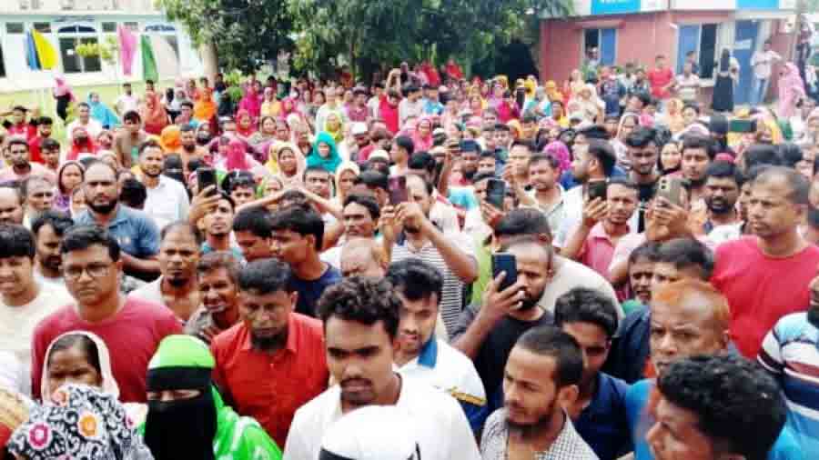 ৫ আগস্টের পর পঙ্গু শিল্পখাত: ২ বছরে মোট কত কারখানা বন্ধ ও কত শ্রমিক হলেন বেকার?