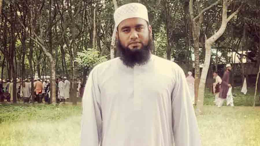 বিয়ের মিথ্যা প্রতিশ্রুতিতে কলেজছাত্রীকে মসজিদের কক্ষে নিয়ে বারবার ধর্ষণ, হত্যার হুমকি