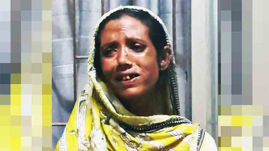 বগুড়ার প্রথম জুলাই শহীদের মা ১৬ মামলার আসামি হেরোইন ও বিভিন্ন মাদকসহ গ্রেপ্তার