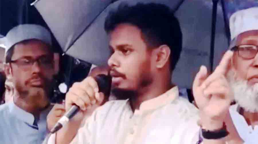‘আপনারা দেখেননি, আমরা কীভাবে থানা জ্বালিয়ে পিটিয়ে পুলিশ মেরেছি’: প্রকাশ্যে এনসিপি নেতার স্বীকারোক্তি