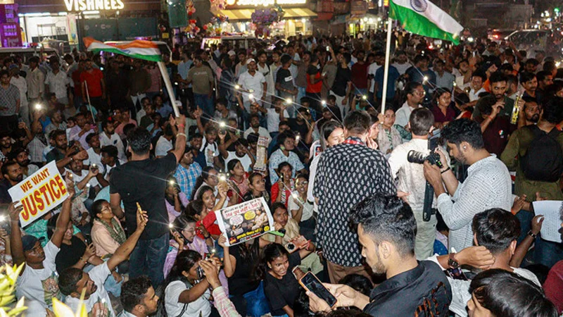 ভারতে চাকরির পরীক্ষা যেভাবে ক্ষোভের কারণ