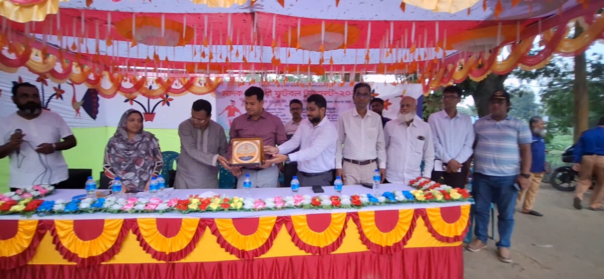 চাঁদপুরে মাদকবিরোধী ফুটবল টুর্নামেন্টের উদ্বোধন ম্যাচ অনুষ্ঠিত