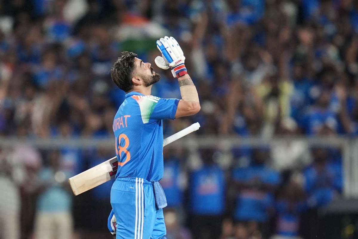 ওয়ানডেতে ১৫ হাজার রানের ক্লাবে কোহলি, শচীনকে টপকে দ্রুততমের রেকর্ড