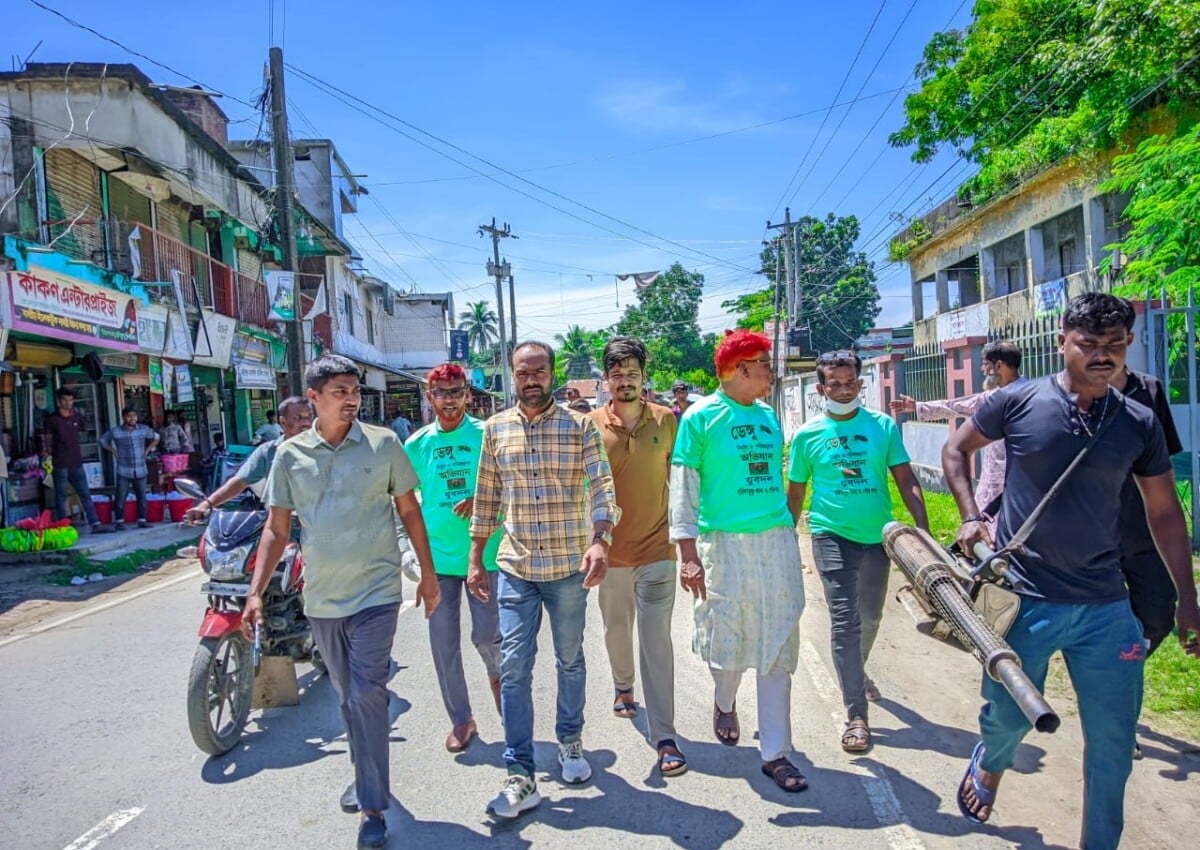 হরিণাকুণ্ডুতে ডেঙ্গু প্রতিরোধে অভিযান