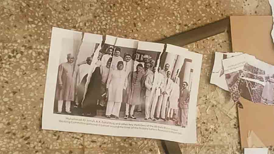 ডাকসুর দেয়ালে বঙ্গবন্ধুকে সরিয়ে জিন্নাহর ছবি প্রদর্শন: ছাত্র মৈত্রীর ক্ষোভ
