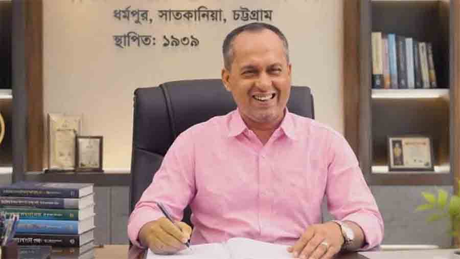 কমিটিতে বিএনপি নেতার পছন্দের লোক বসাতে না পেরে প্রধান শিক্ষক বিকাশ দাশ লাঞ্ছিত