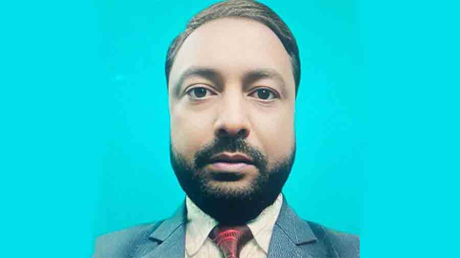ফেসবুকে তারেক রহমানের সমালোচনামূলক ভিডিওতে ‘লাইক’ দেওয়ায় বরখাস্ত শিক্ষক!