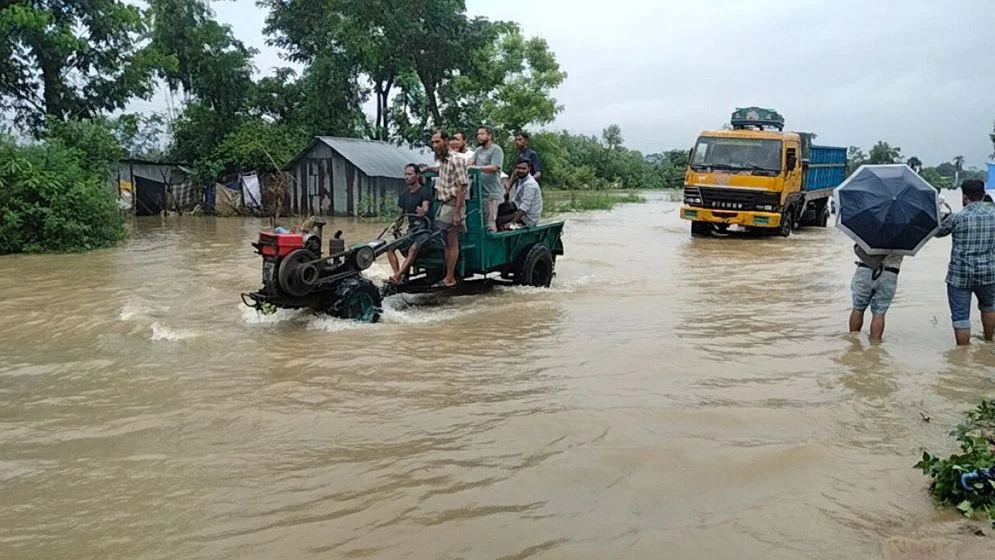 বাড়ছে পদ্মার পানি, বন্যার আভাস