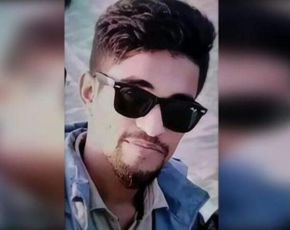 পাহাড়ে নির্মম খুন: কক্সবাজারে বাড়ি থেকে ডেকে নিয়ে যুবককে কুপিয়ে হত্যা