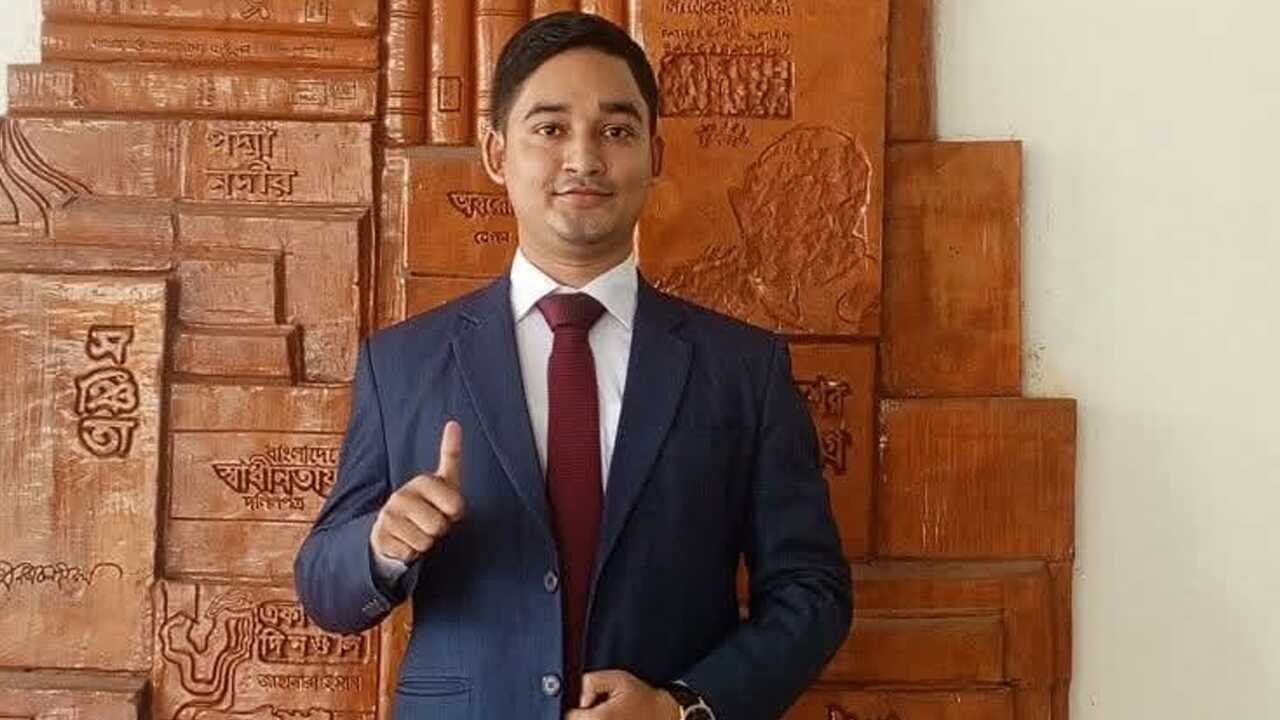 ৪৯তম বিসিএসে বাদ পড়ে অসুস্থ বাবা-মায়ের জন্য প্রার্থীর হাহাকার