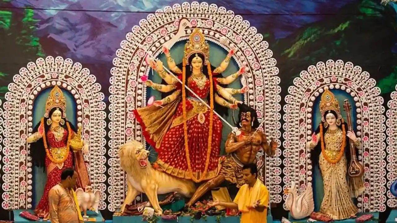 আজ মহাষ্টমী, হবে কুমারী পূজা