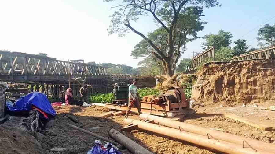 বিএনপির এমপির বিরুদ্ধে কোটি টাকা চাঁদাবাজির অভিযোগ: ঠিকাদারকে মামলা দিয়ে হয়রানি, সেতু নির্মাণ বন্ধ