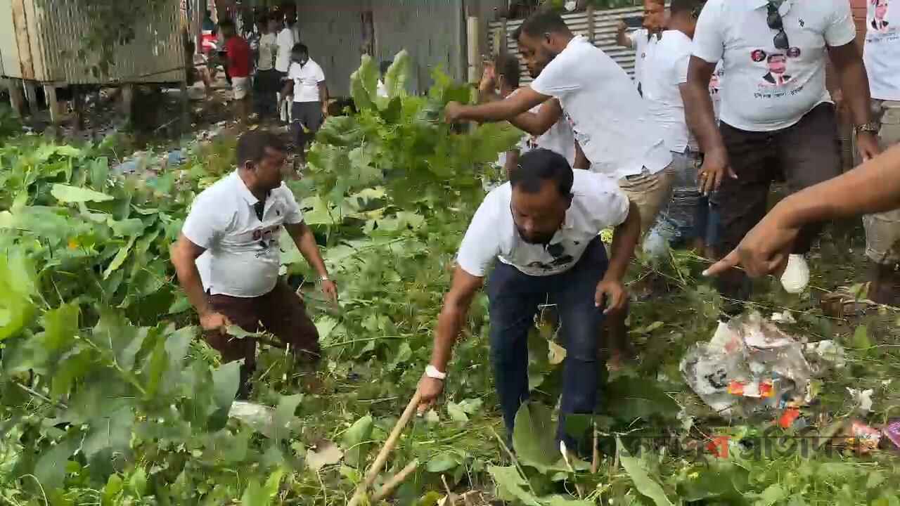 ফেনীতে প্রধানমন্ত্রীর সফরের দিনই