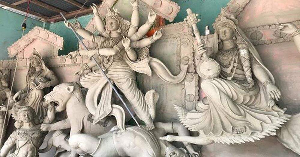 মাগুরায় দুর্গাপূজার প্রস্তুতি শেষ পর্যায়ে, ঝুঁকিপূর্ণ মণ্ডপে বাড়তি নিরাপত্তা।