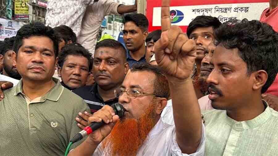 শ্রমিক নেতৃবৃন্দের মুক্তি ও ওসি প্রত্যাহারসহ বিভিন্ন দাবিতে সরকারকে ৪৮ ঘণ্টার আল্টিমেটাম অটোরিকশা সংগঠনের